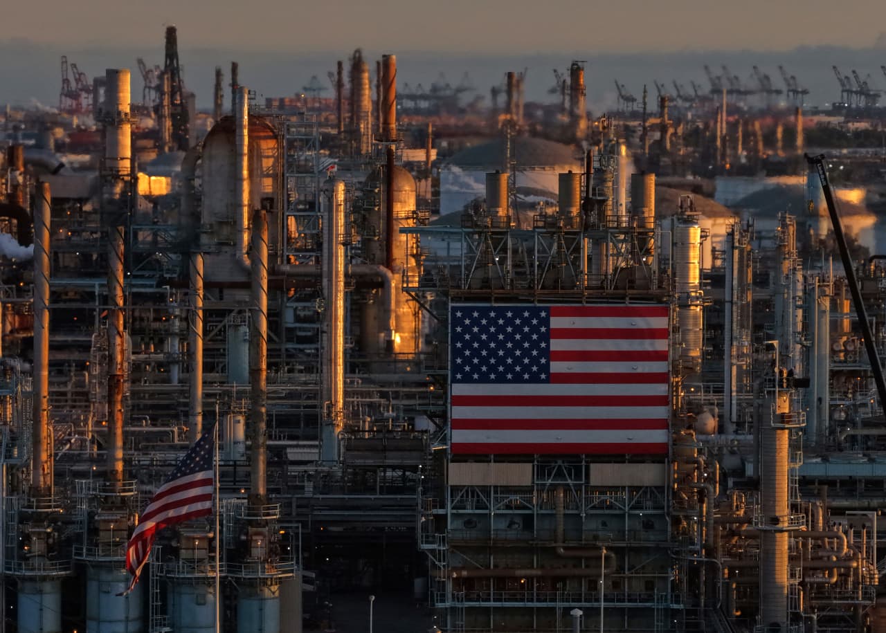 U.S. oil-refinery stocks are up roughly 150% this year. How long could this historic run last? — Miami Sports news