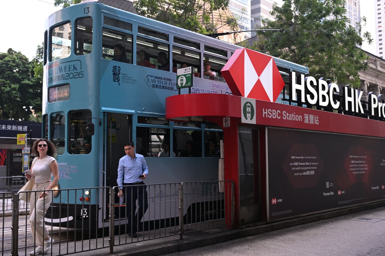 Customers are chasing higher-rate products, and that’s bad news for banks like HSBC — Miami Business news