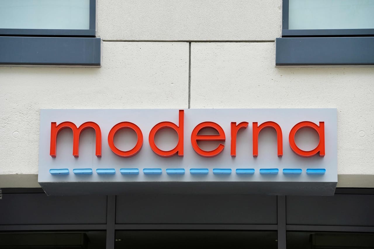Moderna’s stock tumbles after reported leak of data for cancer vaccine — MarketWatch, Miami Health news